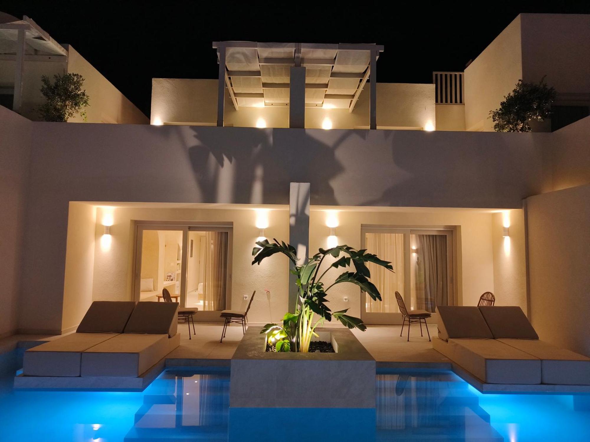 Heyday Luxury Suites Perissa  Exterior photo