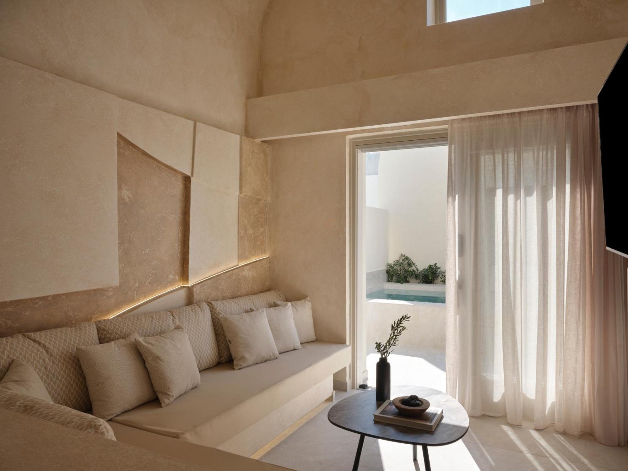 Heyday Luxury Suites Perissa  Exterior photo