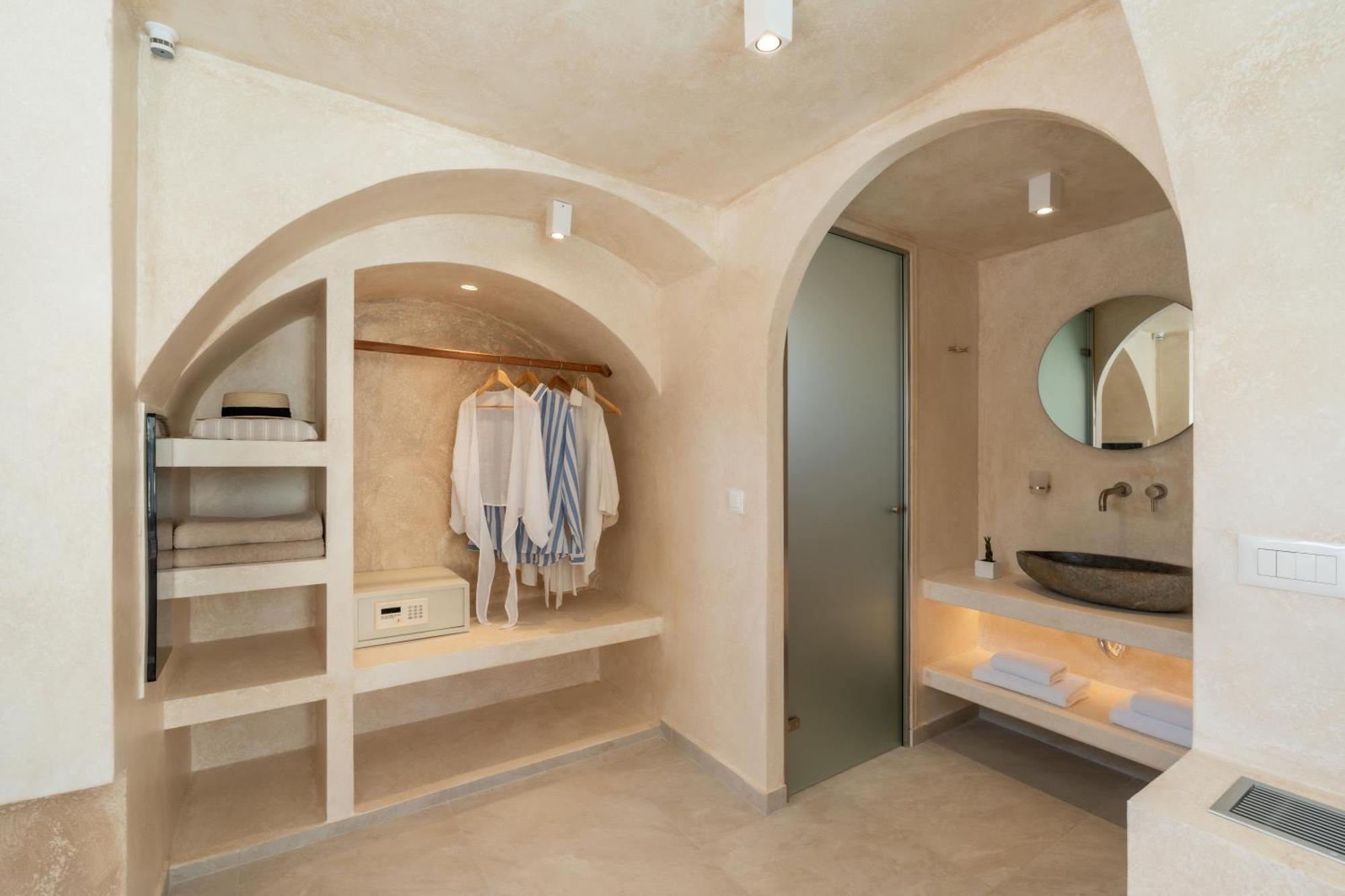 Heyday Luxury Suites Perissa  Exterior photo